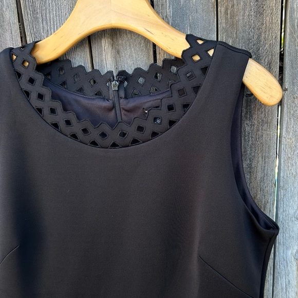 White House Black Market Sleeveless Scuba Fit And Flare Cutout Dress Black 10 - Picture 8 of 16